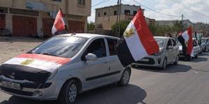 وقفات جماهيرية في شارع صلاح الدين في دير البلح دعماً للموقف المصري برفض تهجير سكان غزة - عرب بريس