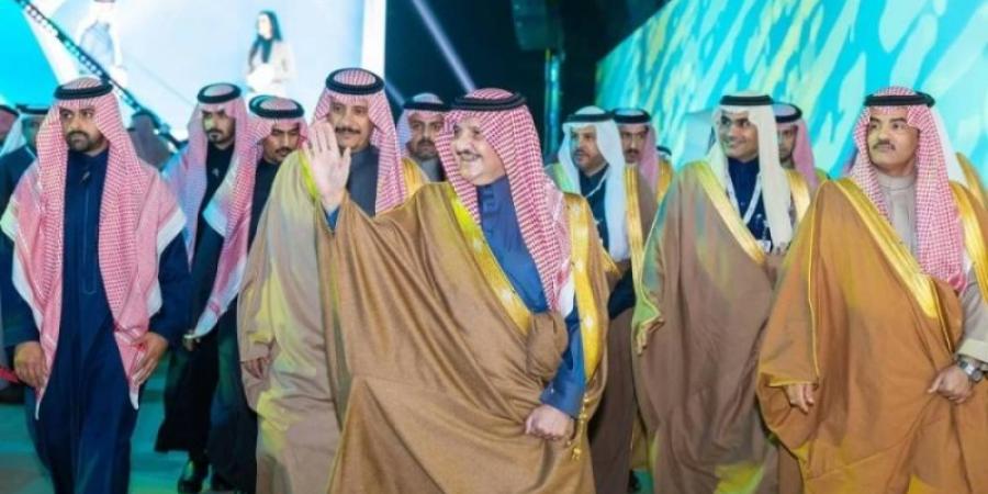 أمير الشرقية يفتتح منتدى حفر الباطن للاستثمار 2025 ويشهد توقيع اتفاقيات بقيمة 17 مليار ريال - عرب بريس