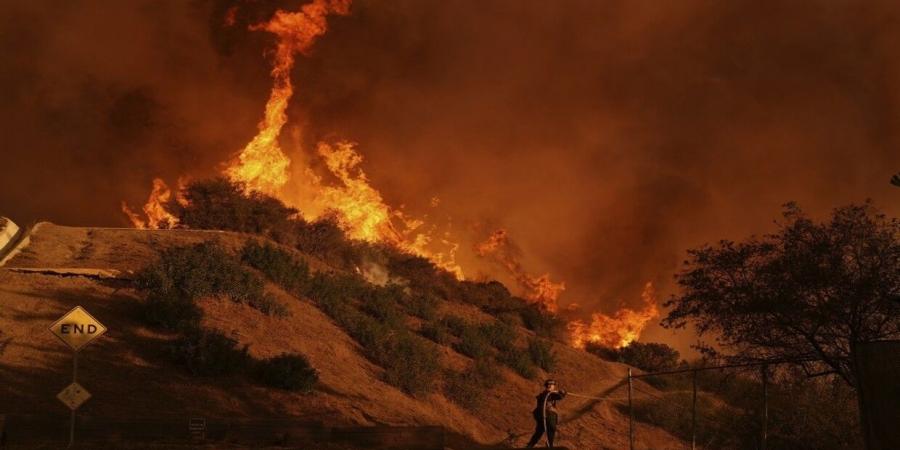 جهاز إطفاء لوس أنجلوس: 10000 مبنى تضرر أو تدمر جراء الحرائق - عرب بريس