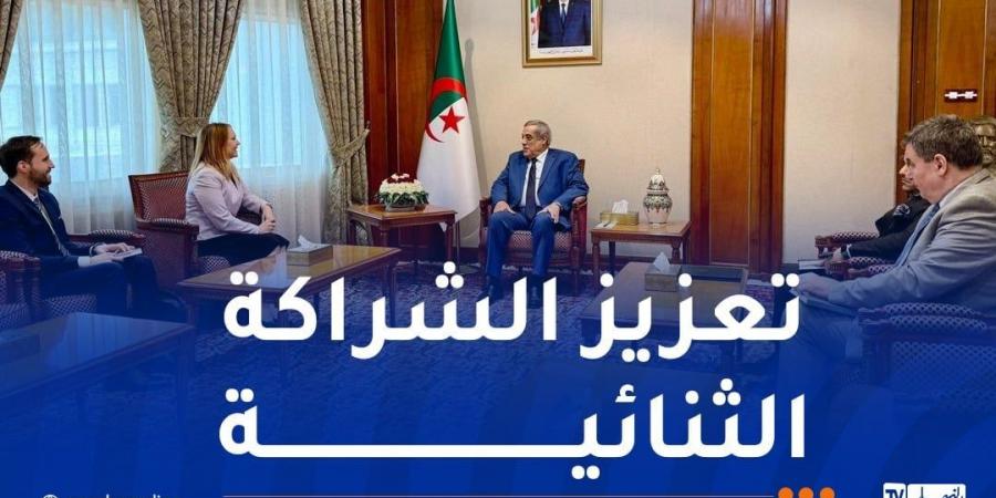 الوزير الأول يستقبل سفيرة جمهورية سلوفينيا بالجزائر - عرب بريس