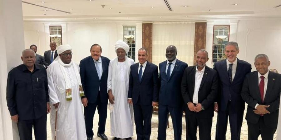 وزير الخارجية والهجرة يلتقي مع مجموعة من الوزراء السودانييناليوم الخميس، 16 يناير 2025 07:38 صـ   منذ 4 دقائق - عرب بريس