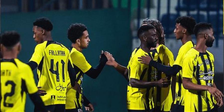 شاهد.. اتحاد جدة يطارد الهلال على قمة دوري روشن بثنائية في الشباب - عرب بريس