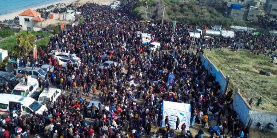 بالصور: عودة آلاف النازحين إلى شمال قطاع غزة عبر شارعيّ الرشيد وصلاح الدين - عرب بريس