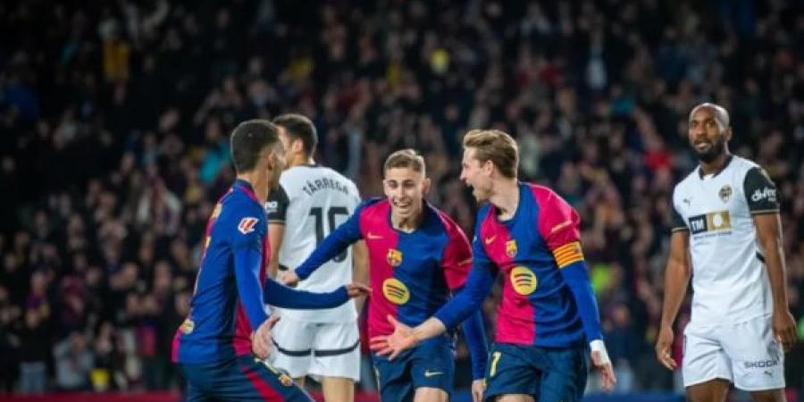 لوبيز افضل لاعب في مباراة فالنسيا وبرشلونة - عرب بريس