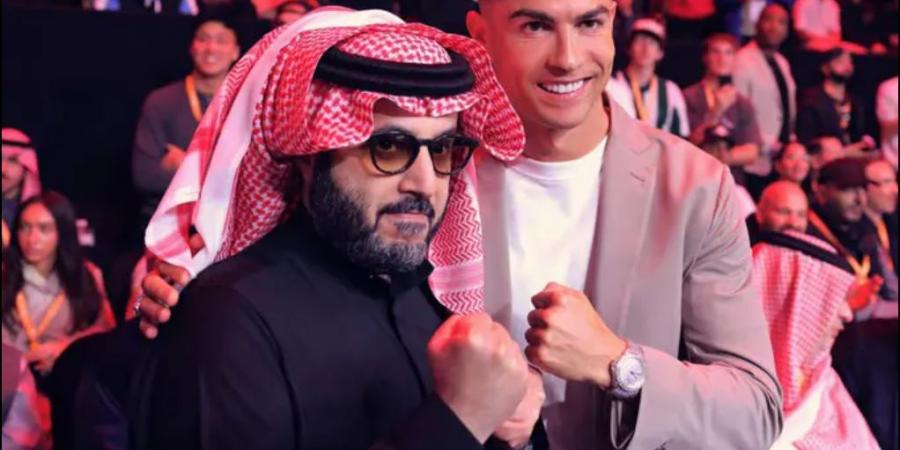 شاهد حلبة UFC بموسم الرياض تشتعل بسبب كريستيانو رونالدو وتركي آل الشيخ (ما القصة) - عرب بريس