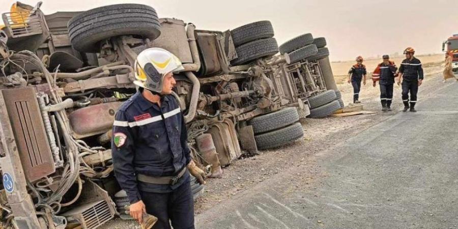 المسيلة: وفاة شخص في حادث انقلاب شاحنة بعين الملح - عرب بريس