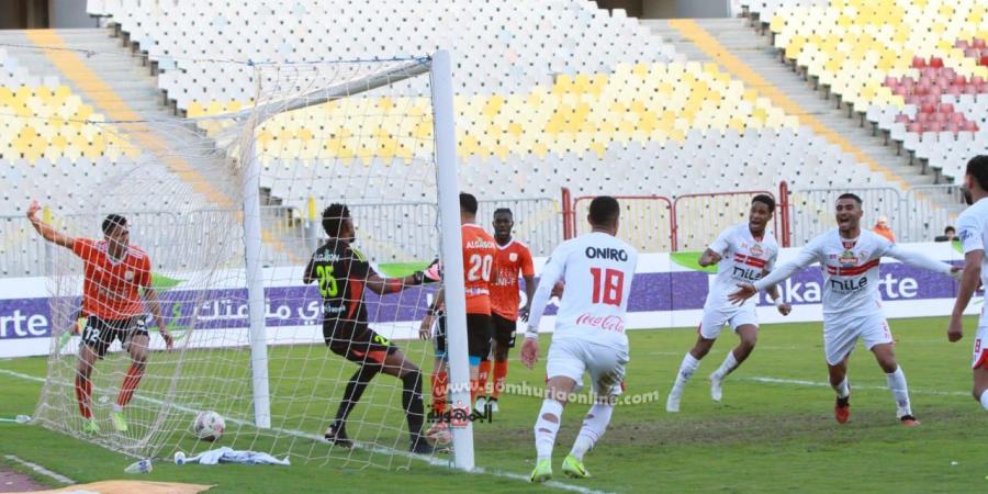 الدوري المصري| الزمالك يتقدم على فاركو بهدف بالشوط الأول.. فيديو - عرب بريس