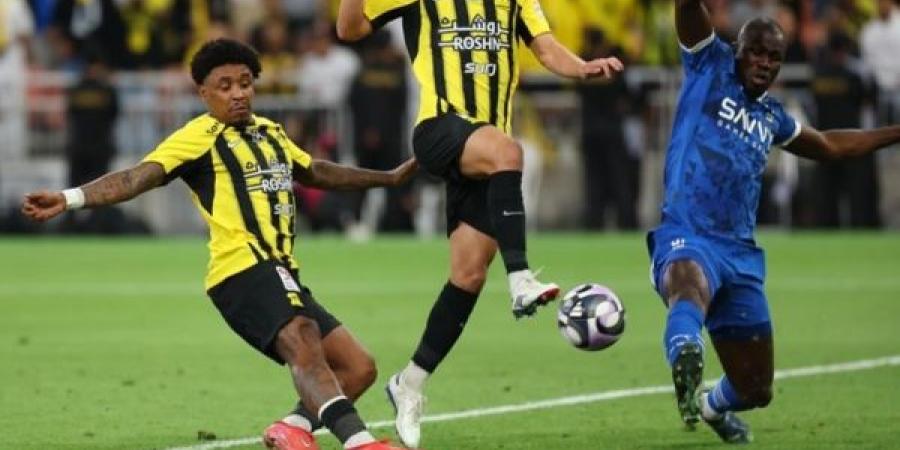 دوري روشن السعودي: اتحاد جدة يدكّ شباك الهلال برباعيّة ويبتعد بالصدارة - عرب بريس