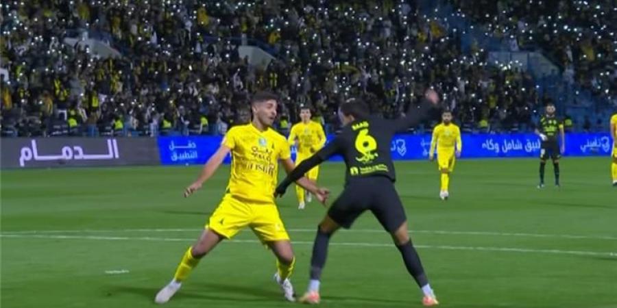 شاهد .. هدفا مواجهة اتحاد جدة والخليج بدورى روشن - عرب بريس